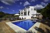 Villa i Marbella - Tranquil Villa with Sea Views & Heated Pool!