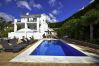 Villa i Marbella - Tranquil Villa with Sea Views & Heated Pool!