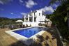 Villa i Marbella - Tranquil Villa with Sea Views & Heated Pool!