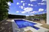 Villa i Marbella - Tranquil Villa with Sea Views & Heated Pool!