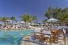 Lejlighed i Marbella - Beachside Family Apartment with Direct Pool Access