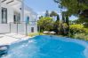 Villa i Marbella - Elegant Villa with sea Views & Pool Marbella