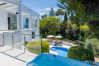 Villa i Marbella - Elegant Villa with sea Views & Pool Marbella