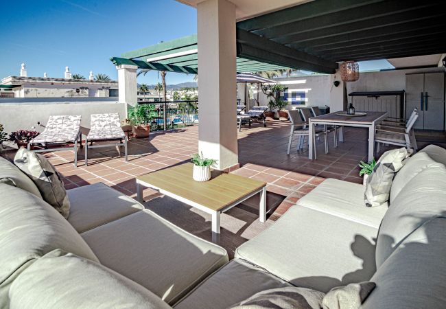 Lejlighed i Nueva andalucia - LCR4 - Large 3-Bedroom Apartment Near Beach