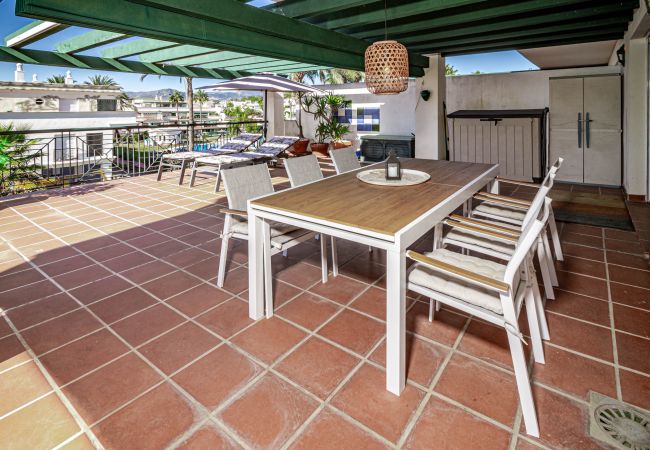 Lejlighed i Nueva andalucia - LCR4 - Large 3-Bedroom Apartment Near Beach