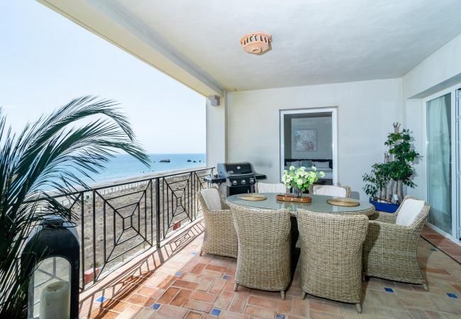 Lejlighed i Casares - LAP- 3 bed apartment on the beach. Families only