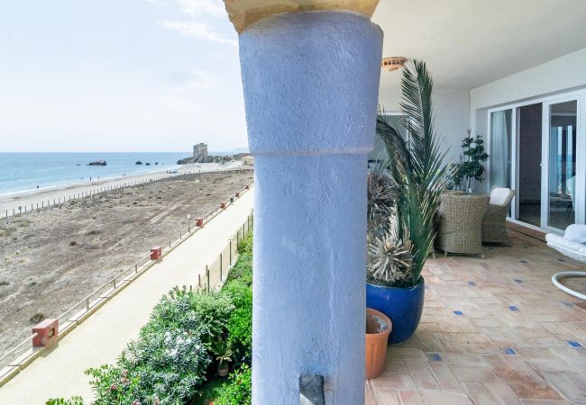 Lejlighed i Casares - LAP- 3 bed apartment on the beach. Families only