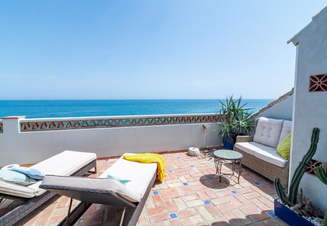 Lejlighed i Casares - LAP- 3 bed apartment on the beach. Families only