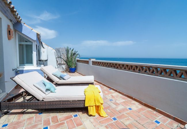 Lejlighed i Casares - LAP- 3 bed apartment on the beach. Families only