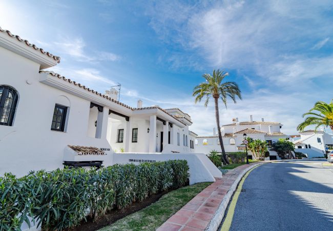 Lejlighed i Nueva andalucia - AB4 - Lovely holiday home walking distance, beach