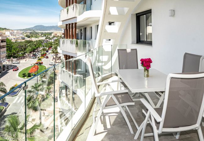 Lejlighed i Estepona - INF4.5P- modern 3 bed city apartment next to beach