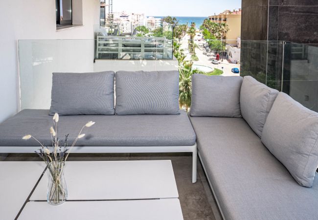 Lejlighed i Estepona - INF4.5P- modern 3 bed city apartment next to beach