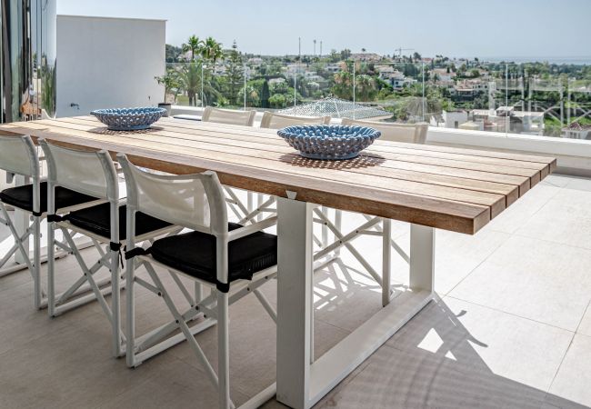 Lejlighed i Nueva andalucia - AZM- Spacious penthouse, plunge pool, sea view