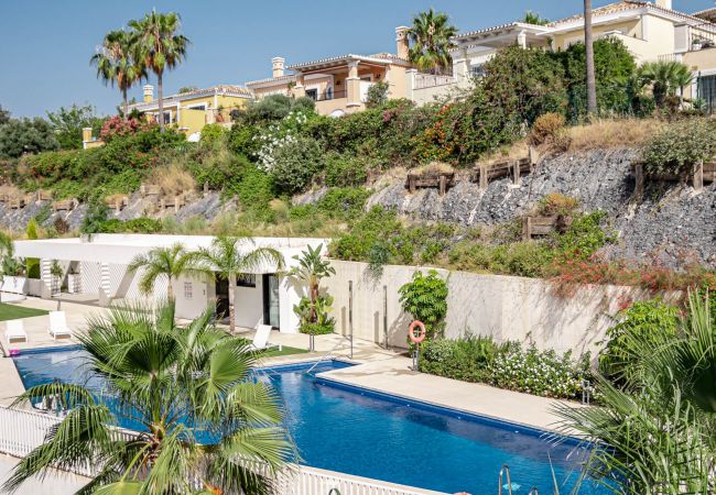 Lejlighed i Nueva andalucia - AZM- Spacious penthouse, plunge pool, sea view