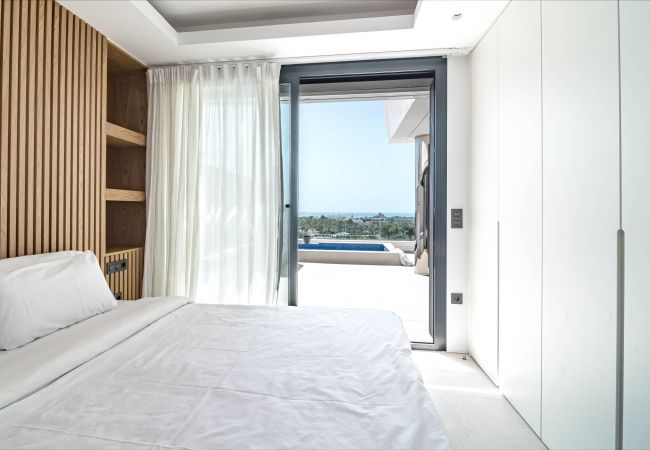 Lejlighed i Nueva andalucia - AZM- Spacious penthouse, plunge pool, sea view