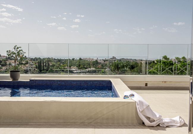 Lejlighed i Nueva andalucia - AZM- Spacious penthouse, plunge pool, sea view