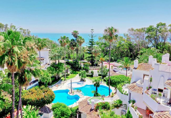 Lejlighed i Marbella - 1104 Charming Beachfront Apartment on Golden Beach