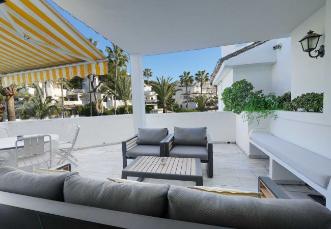 Lejlighed i Marbella - 1104 Charming Beachfront Apartment on Golden Beach