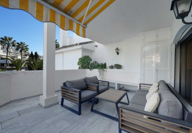 Lejlighed i Marbella - 1104 Charming Beachfront Apartment on Golden Beach