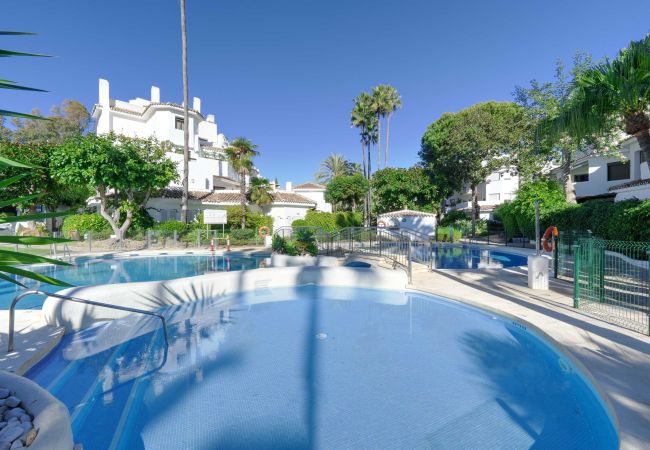 Lejlighed i Marbella - 1104 Charming Beachfront Apartment on Golden Beach