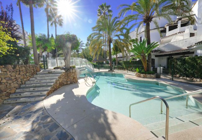 Lejlighed i Marbella - 1104 Charming Beachfront Apartment on Golden Beach