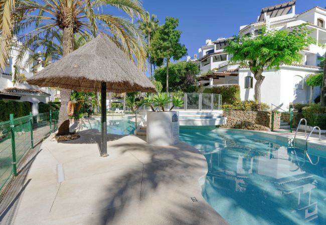 Lejlighed i Marbella - 1104 Charming Beachfront Apartment on Golden Beach