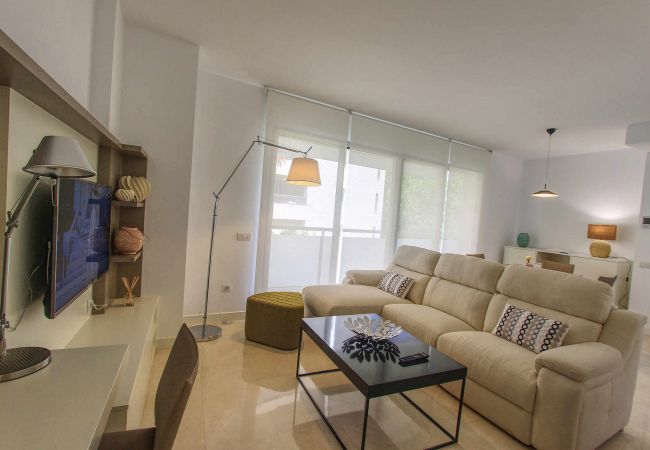 Lejlighed i Marbella - 1092 Luxury Apartment Steps from Beach Promenade