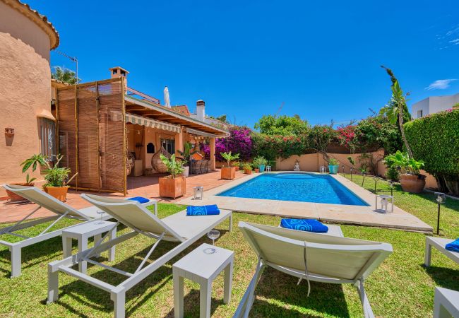 Villa i Marbella - 1109 Charming Family Villa with Panoramic Sea View