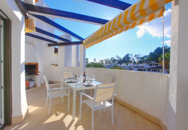 Lejlighed i Marbella - 2036 Spacious Golden Beach Penthouse with Sea View