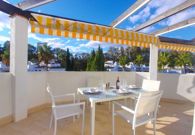 Lejlighed i Marbella - 2036 Spacious Golden Beach Penthouse with Sea View