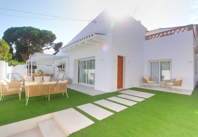 Hus i Marbella - 1182 Modern House Near Marbella Center and Beach