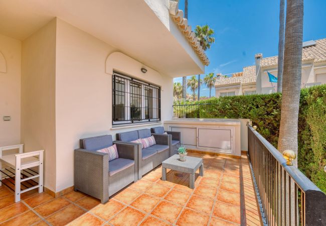 Hus i Marbella - 1107 Elegant Beachfront House with Pool