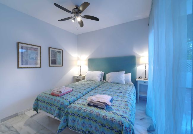 Lejlighed i Marbella - 2039 Cozy Beachfront Apartment on Golden Beach