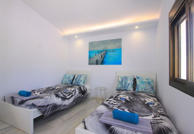 Lejlighed i Marbella - 1094 Luxurious Golden Beach Duplex Penthouse