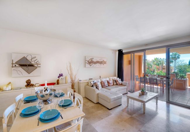 Lejlighed i Estepona - 1132 Relaxing Bel Air Apartment with Pool Views