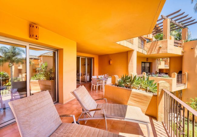 Lejlighed i Estepona - 1132 Relaxing Bel Air Apartment with Pool Views