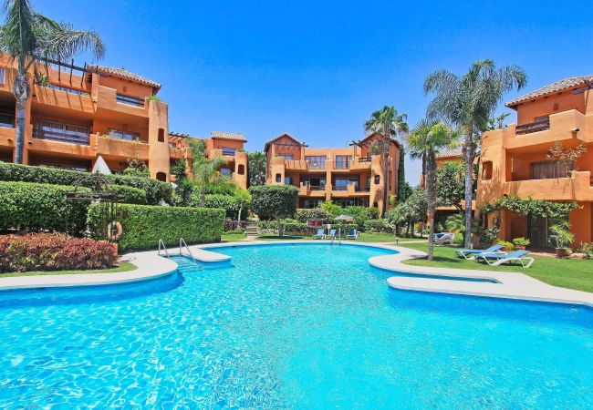 Lejlighed i Estepona - 1132 Relaxing Bel Air Apartment with Pool Views