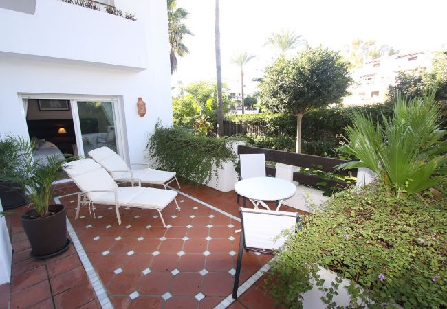 Lejlighed i Estepona - 1126 Elegant Apartment with Terrace by the Beach