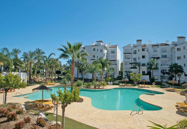 Lejlighed i Estepona - 1126 Elegant Apartment with Terrace by the Beach