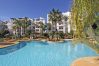 Lejlighed i Estepona - 1126 Elegant Apartment with Terrace by the Beach