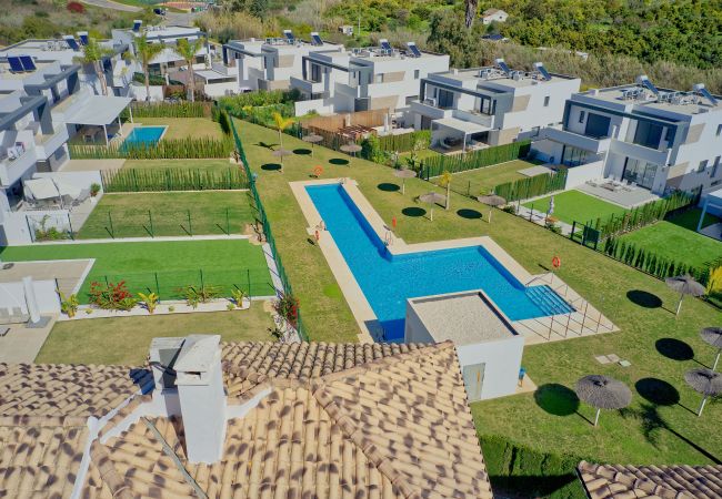 Hus i Estepona - 2210 Luxury Modern Villa with Pool and Garden