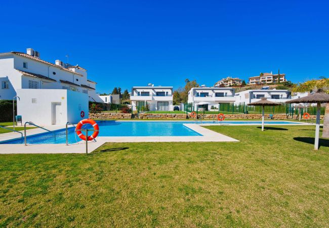 Hus i Estepona - 2210 Luxury Modern Villa with Pool and Garden