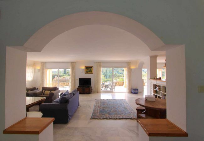 Villa i Estepona - 1175  Exclusive Villa with Heated Pool