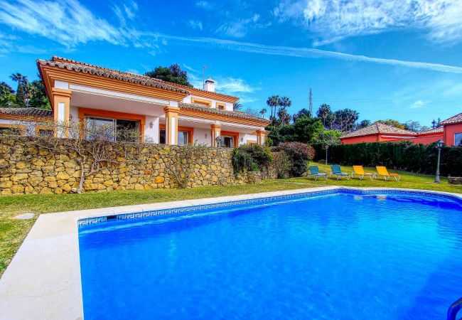 Villa i Estepona - 1175  Exclusive Villa with Heated Pool