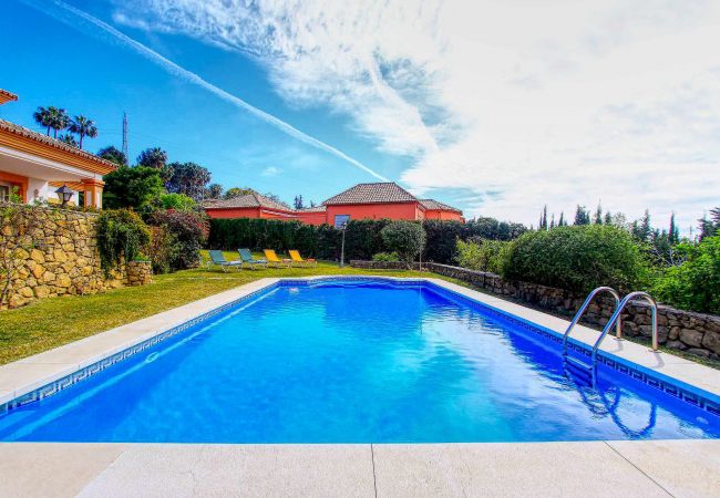 Villa i Estepona - 1175  Exclusive Villa with Heated Pool