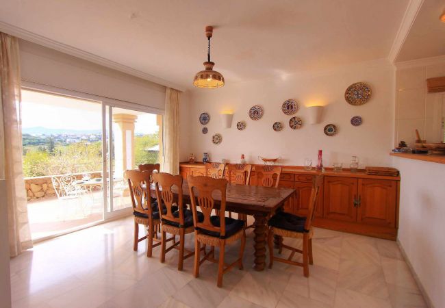 Villa i Estepona - 1175  Exclusive Villa with Heated Pool