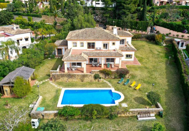 Villa i Estepona - 1175  Exclusive Villa with Heated Pool