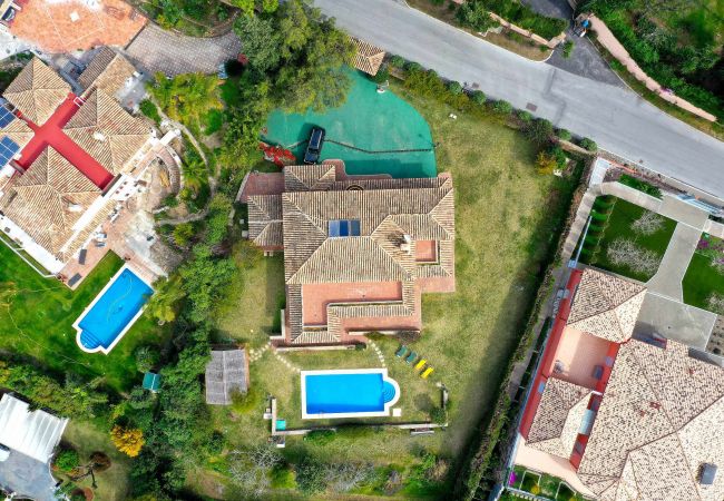 Villa i Estepona - 1175  Exclusive Villa with Heated Pool