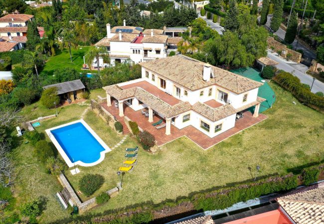 Villa i Estepona - 1175  Exclusive Villa with Heated Pool