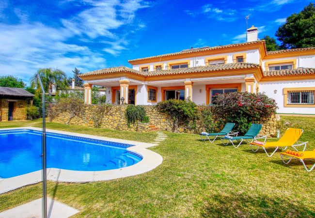 Villa i Estepona - 1175  Exclusive Villa with Heated Pool